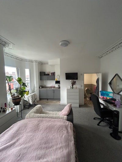 Double room, en-suite and kitchenette  Main Photo