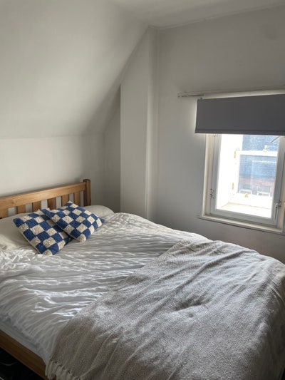 Double room near Haymarket Main Photo