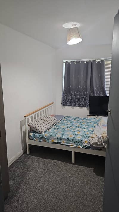 Spacious room to rent in Middleton, M24 Main Photo