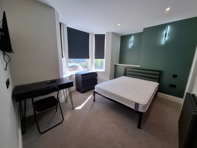 Fantastic central property with stunning rooms Main Photo