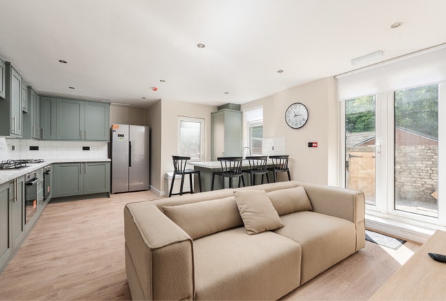 Brand New 6 Bedroom Hmo with En-Suite Bathrooms  Main Photo