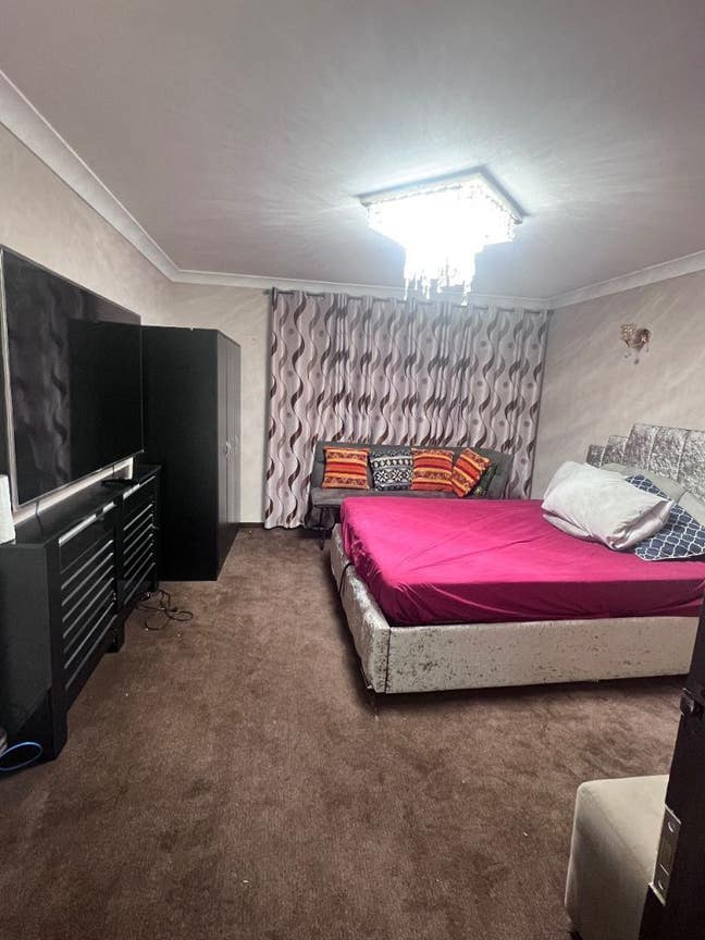 Spacious double room to rent in Mitcham, CR4 Main Photo