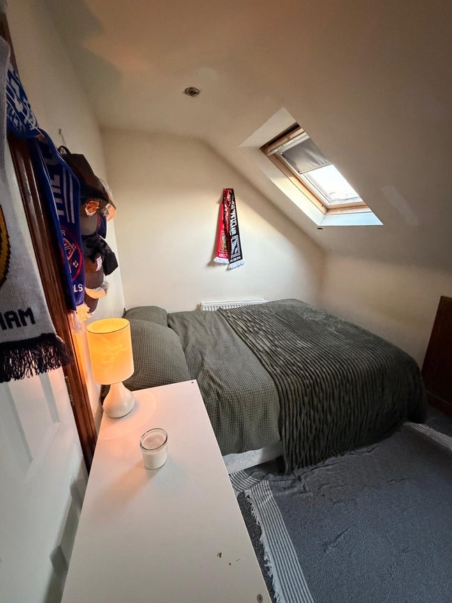 Hammersmith room available now Main Photo