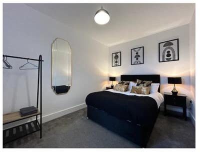 Beautiful Newly Renovated Double Bedroom Available Main Photo