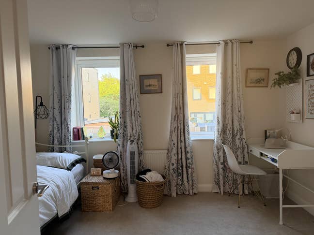 Bright Single Room in Lovely CB2 Home – Live-in La Main Photo