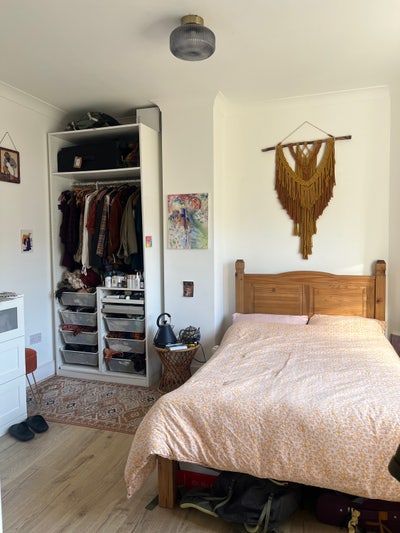 Beautiful Ensuite room and office in Manor House  Main Photo
