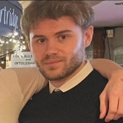 Professional Male seeks a double room Main Photo