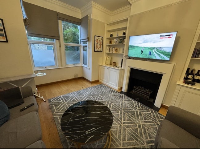 Lovely large double room in heart of Clapham  Main Photo