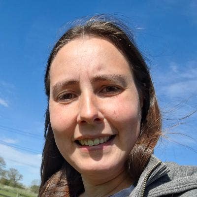 Professional Female seeks a single or double room Main Photo