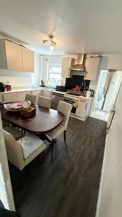 Very large room available only &pound;550 pcm Main Photo