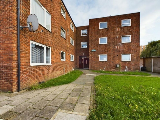 2 Double Sharing Rooms Available Main Photo