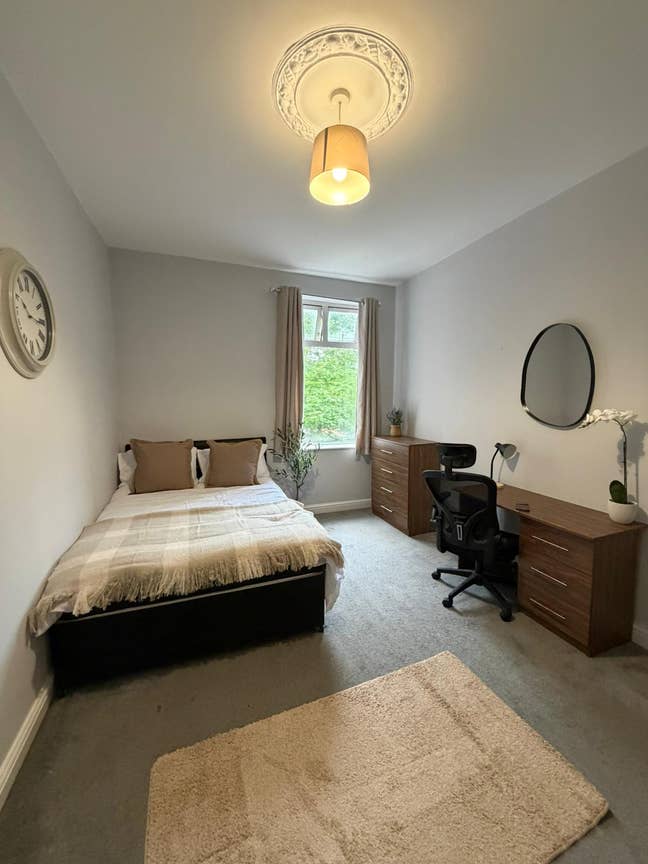 ✨🏠Exceptional Bedroom Available in Houseshare ✨ Main Photo
