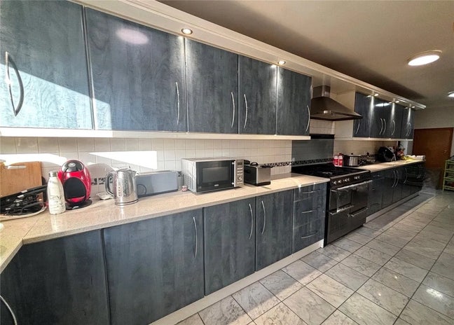 Rooms Available in detached house, Chadwell Heath Main Photo