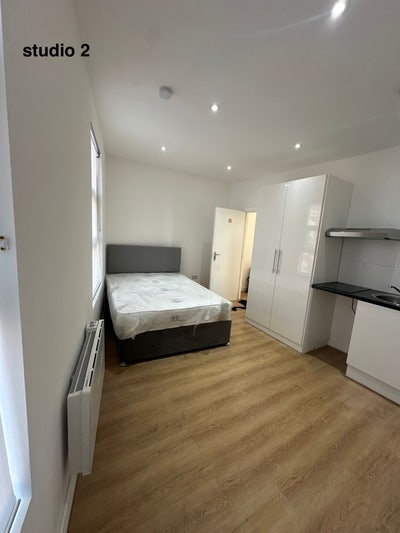 Big and Bright Bright Studio Flat in NW6  Main Photo