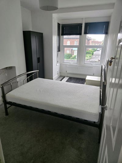 Double room in a shared House Main Photo