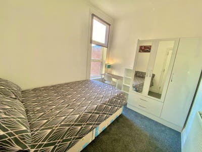 Double Room in Hendon – &pound;700, for one person only Main Photo