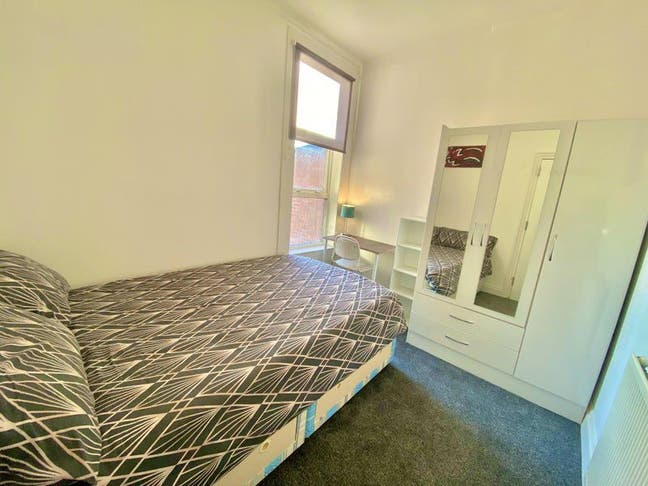 Double Room in Hendon – &pound;700, for one person only Main Photo