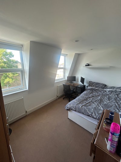 Spacious Double Room Available in Balham Main Photo