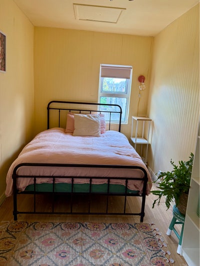 Furnished Double Room - Ideal for Short Term  Main Photo