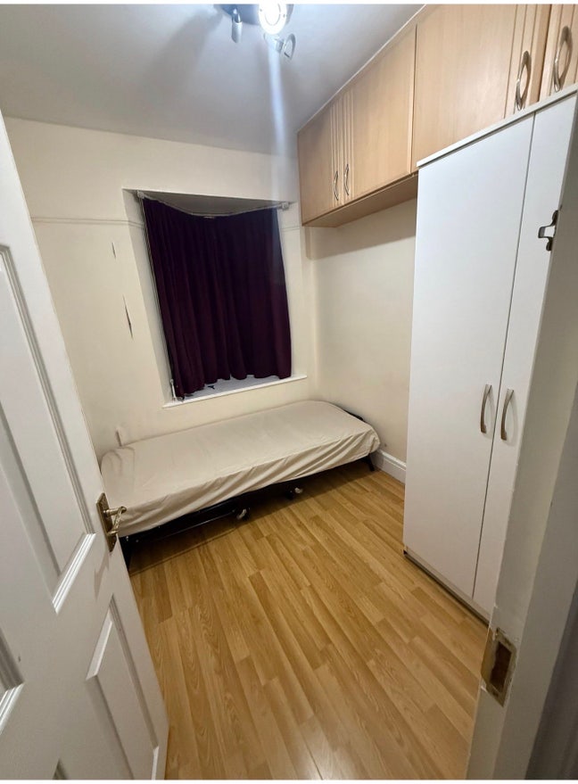 1 single room Main Photo