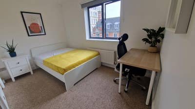 Double Room -Bills & Wifi included Main Photo