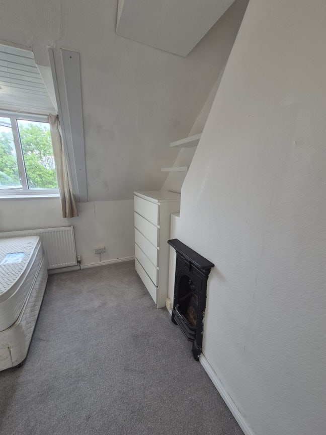 En suite room to rent  Main Photo