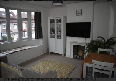 One Room to Let Main Photo