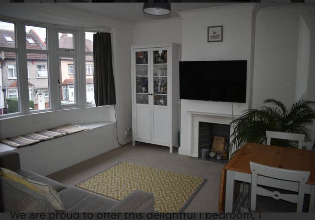One Room to Let Main Photo