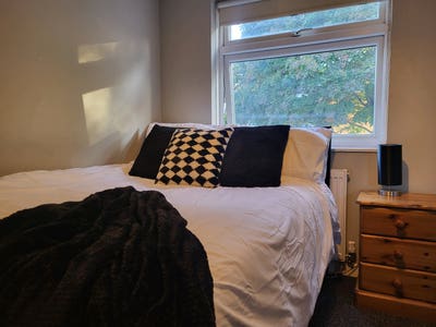 Double Ensuite Rooms Available in Modern House Main Photo