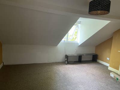 Extra Large bedroom Main Photo