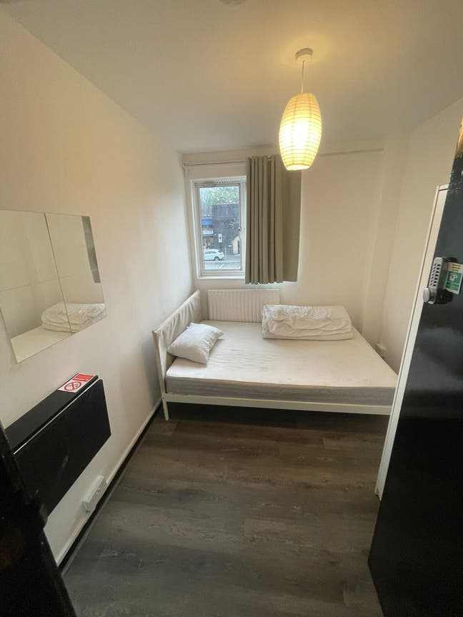 NOW: Rooms next to the Dock│Tower Bridge! Main Photo
