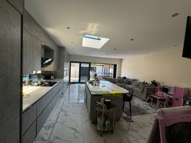🏡 4‑Bedroom House – 2 Double Rooms Available Main Photo