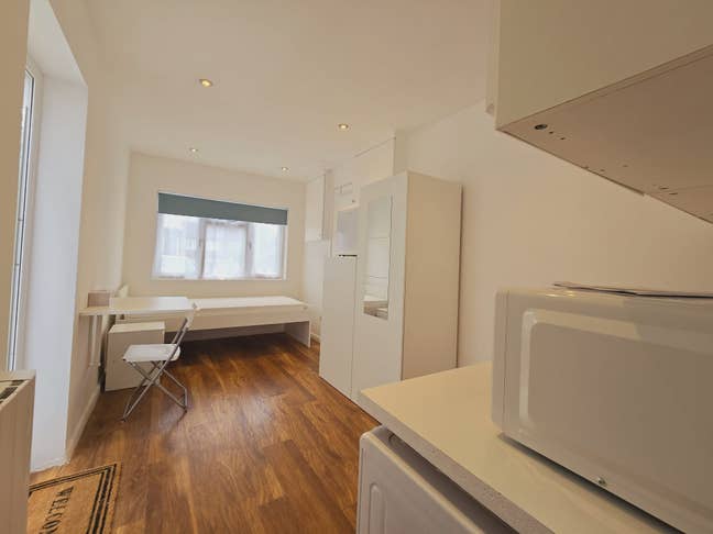 Fully self contained studio with private entrance Main Photo
