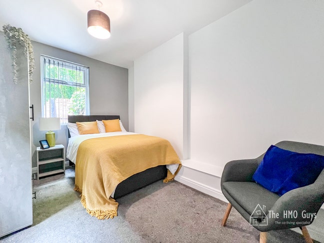 Refurbished Double Room — All Bills Included  Main Photo