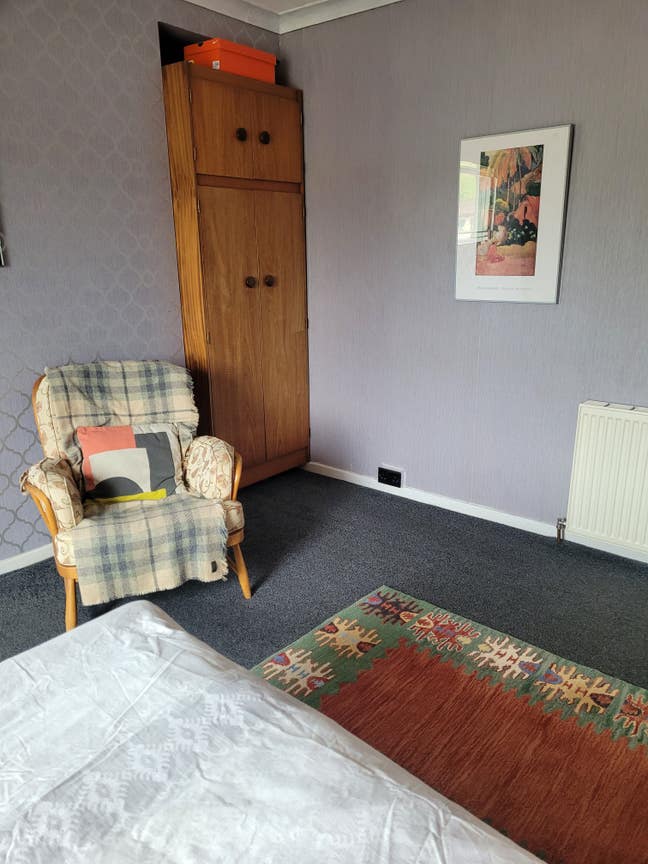 Large  bright room Main Photo