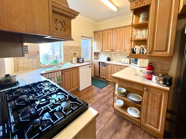 Charminster Room with Own Kitchen! No Deposit!!! 💫 Main Photo
