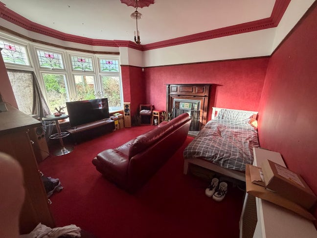 Large room Main Photo