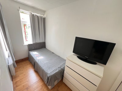 ✨🛏️ Single Room to Let in Wembley  Main Photo