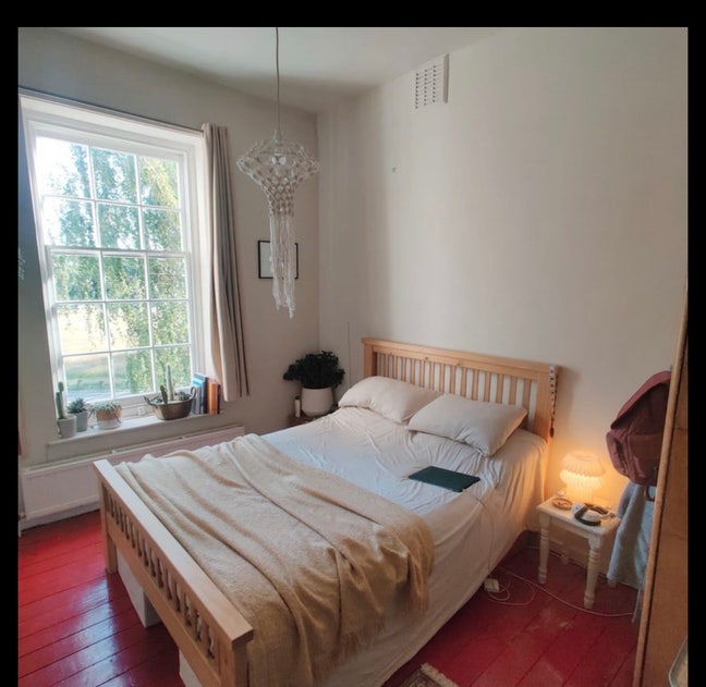 Short Term Let - Double Room in Beautiful Flat Main Photo