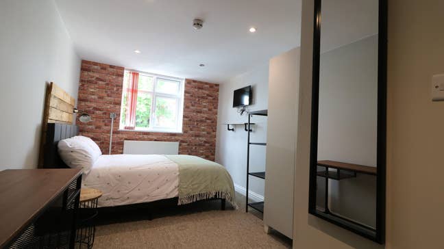 Ensuite Rooms Available 🏡 Warwick Road Main Photo