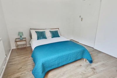 A Large Spare Room in Wimbledon Main Photo