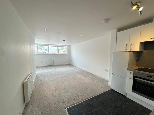 Stunning one bed Flat to rent in KT15 Main Photo
