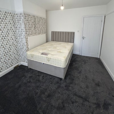 Brand new rooms available in Oldbury Main Photo