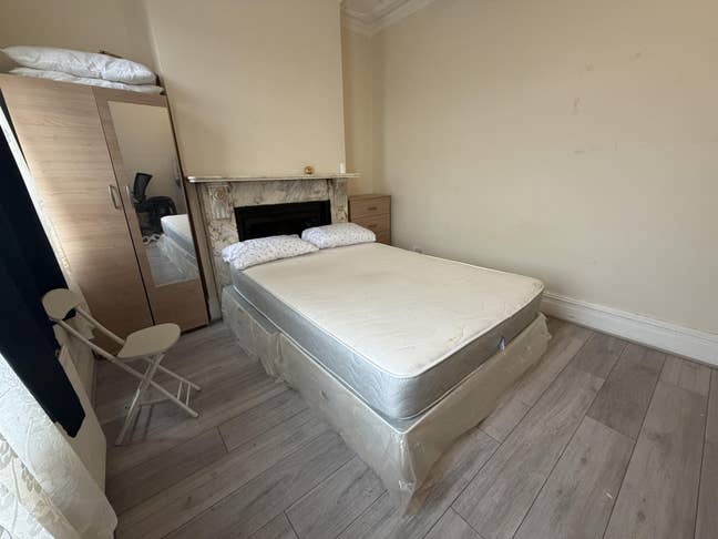 3 Furnished Bedrooms near Station-Bills Included Main Photo