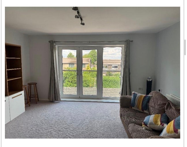 2 bed flat Main Photo