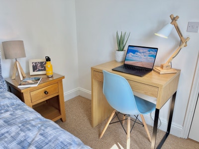 Set up base: easygoing houseshare parking ☺️ Main Photo