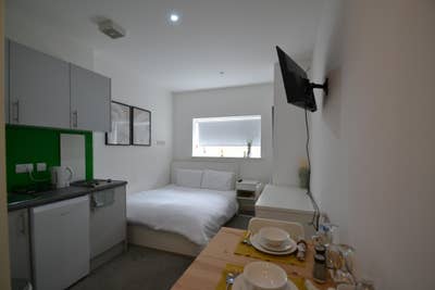 All Bills Inclusive Furnished Studio Available ! Main Photo