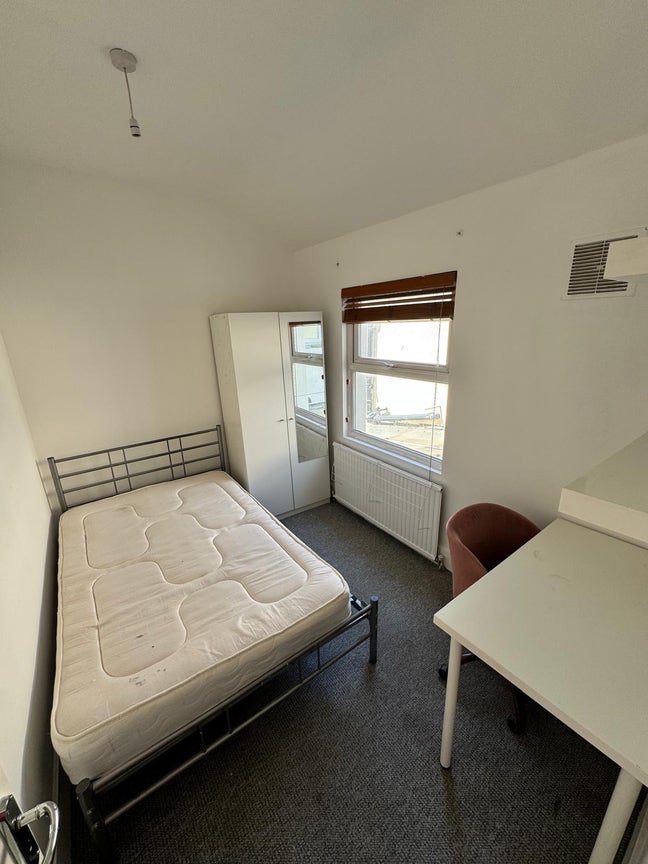 Single Room in NW10 Main Photo