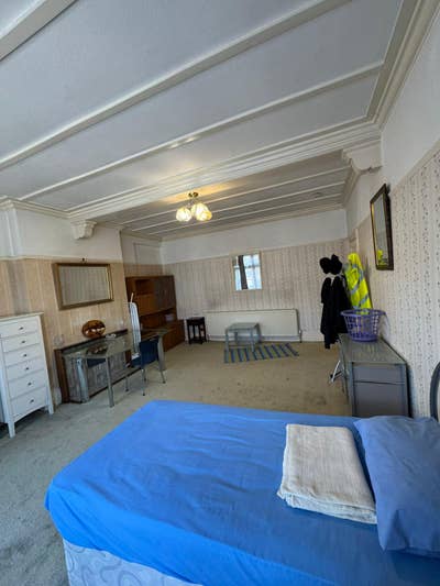 Low cost accommodation in Grange Park N21 Main Photo