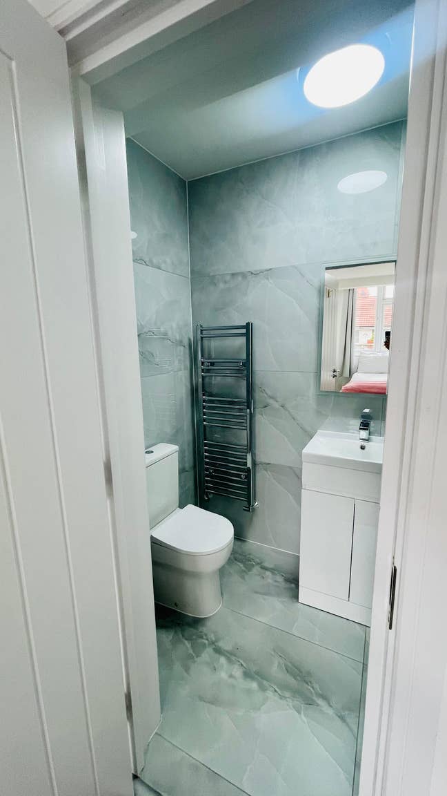 Stunning En-suite Single Rooms - 10 mins from STN Main Photo